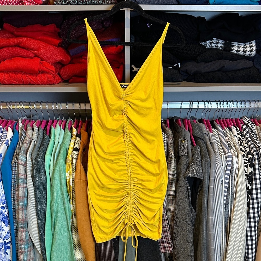 Arabella yellow v neck sleeveless front cinching dress size XS